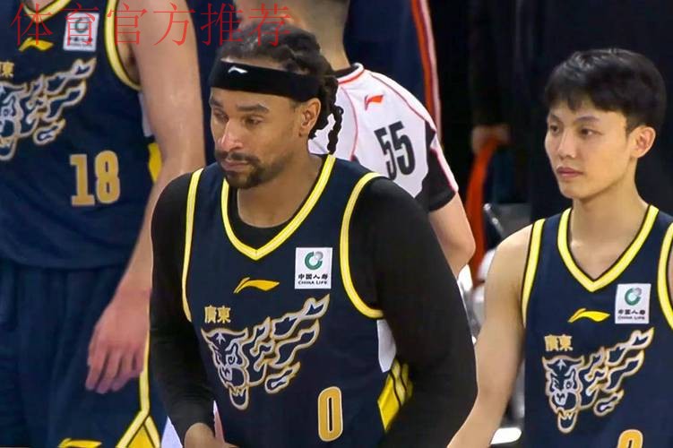 太适合广东队!CHBL“新锋线”有望驰援杜锋,或被朱芳雨重金锁人 太适合广东队!CHBL“新锋线”有望驰援杜锋,或被朱芳雨重金锁人